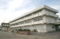 新居小学校